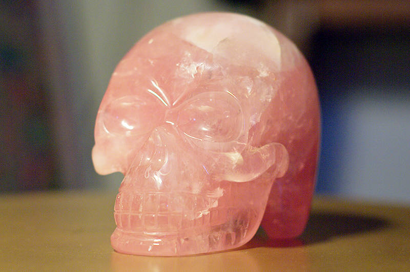 crâne en quartz rose